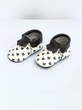Freshly Picked Black Cat City Moccasin RARE Baby Shoe Halloween